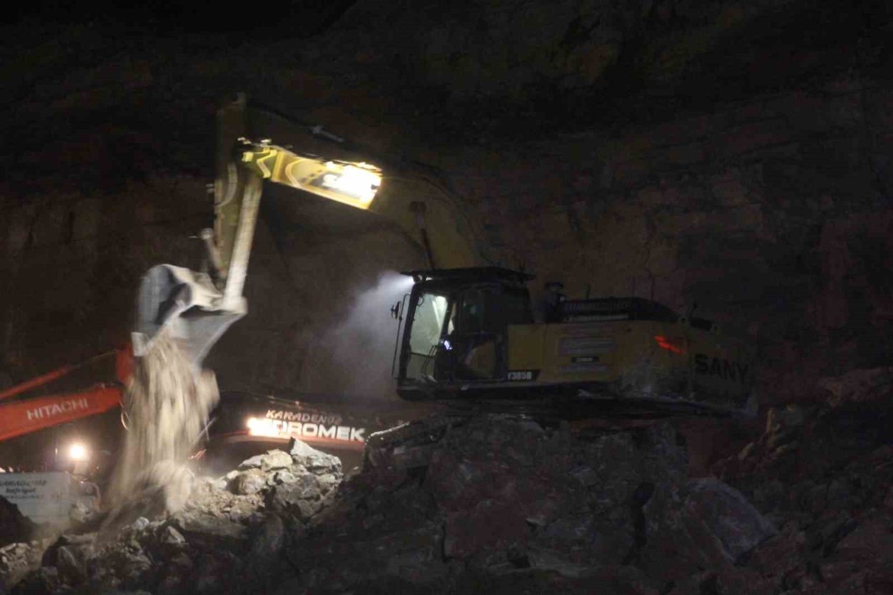 Ordu Valisi Muammer Erol, taş ocağında 2 kişinin enkaz altında