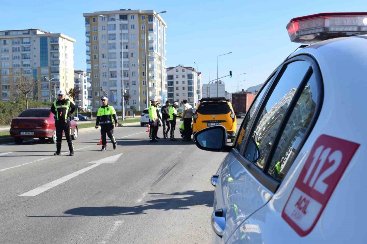 Ordu’da polis ekipleri tarafından trafik kazalarını azaltmaya yönelik yapılan denetimlerde