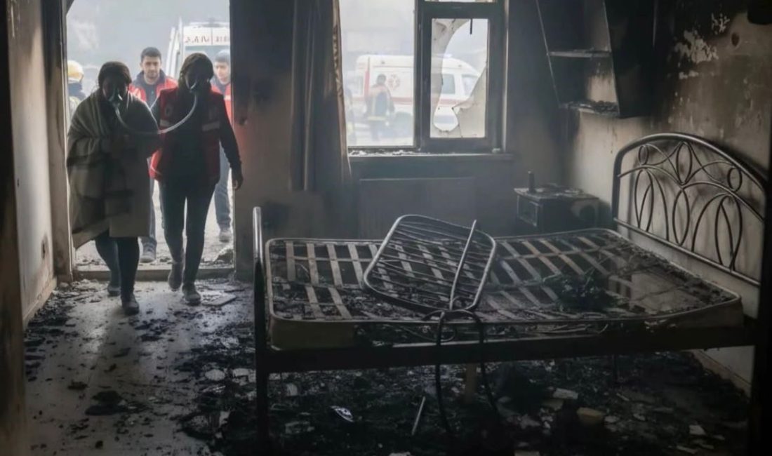 Ordu’nun Altınordu ilçesinde bir evde elektrikli battaniyeden çıkan yangında 4