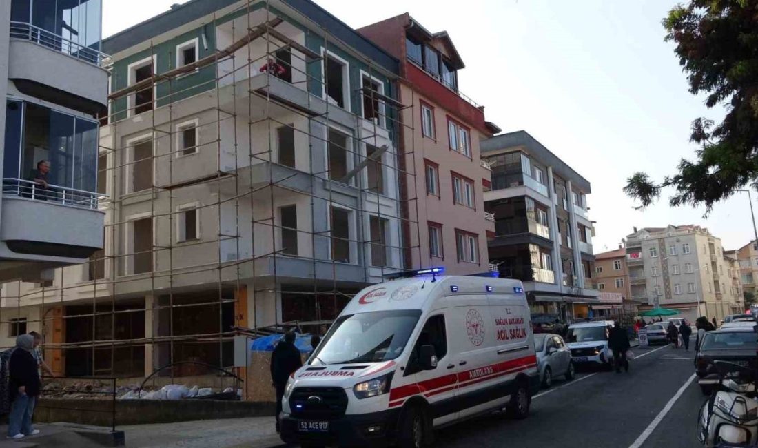 Ordu’nun Altınordu ilçesinde bir inşaatta boya yapan işçi, 3’üncü kattan