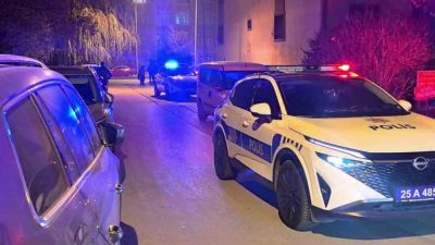 Erzurum’un Yakutiye ilçesinde meydana gelen bıçaklı kavgada 3 kişi yaralandı.