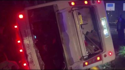 Kocaeli’nin Gebze ilçesinde işçileri taşıyan midibüs otomobil ile çarpışması sonucu