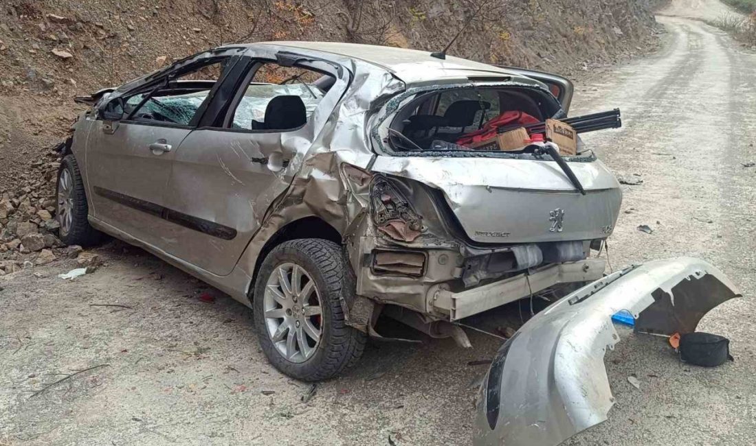 Gümüşhane’nin Kürtün ilçesinde kontrolden çıkan otomobil, 150 metrelik uçuruma yuvarlandı.