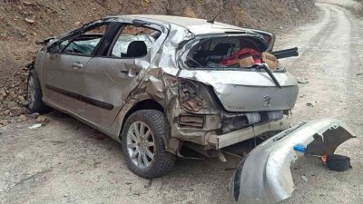 Gümüşhane’nin Kürtün ilçesinde kontrolden çıkan otomobil, 150 metrelik uçuruma yuvarlandı.