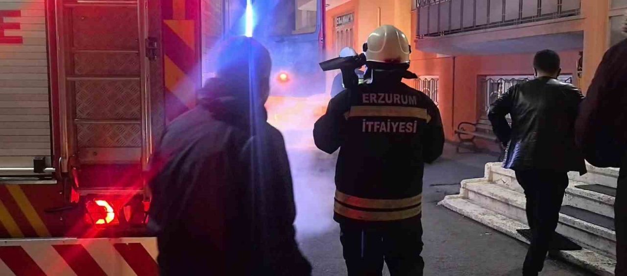 Erzurum’un Palandöken ilçesi 25. Sokak’ta bulunan Kardeşler Apartmanı’nda gece saat