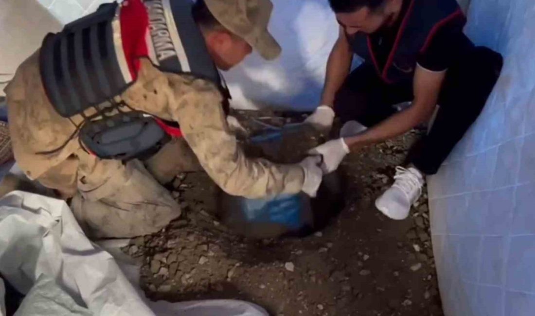 Hatay’da içerisinde 12 kilo 500 gram uyuşturucu bulunan kovayı, deprem