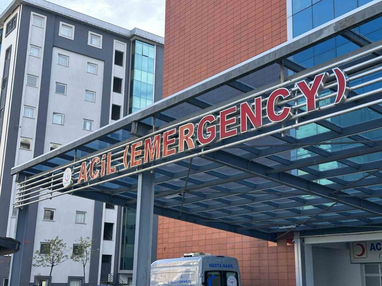 Rize’de bir kız öğrenci yurdunda 40 öğrenci yedikleri yemekten zehirlendikleri