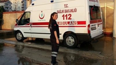 Rize’de bir vaka dönüşü ambulanstan inerek yolun karşısına geçmek isterken