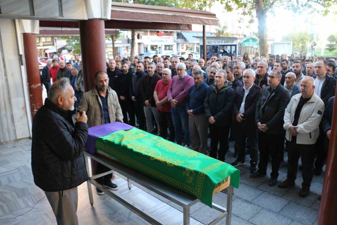 Rize’de bir vaka dönüşü kamyonetin çarpması sonucu hayatını kaybeden paramedik