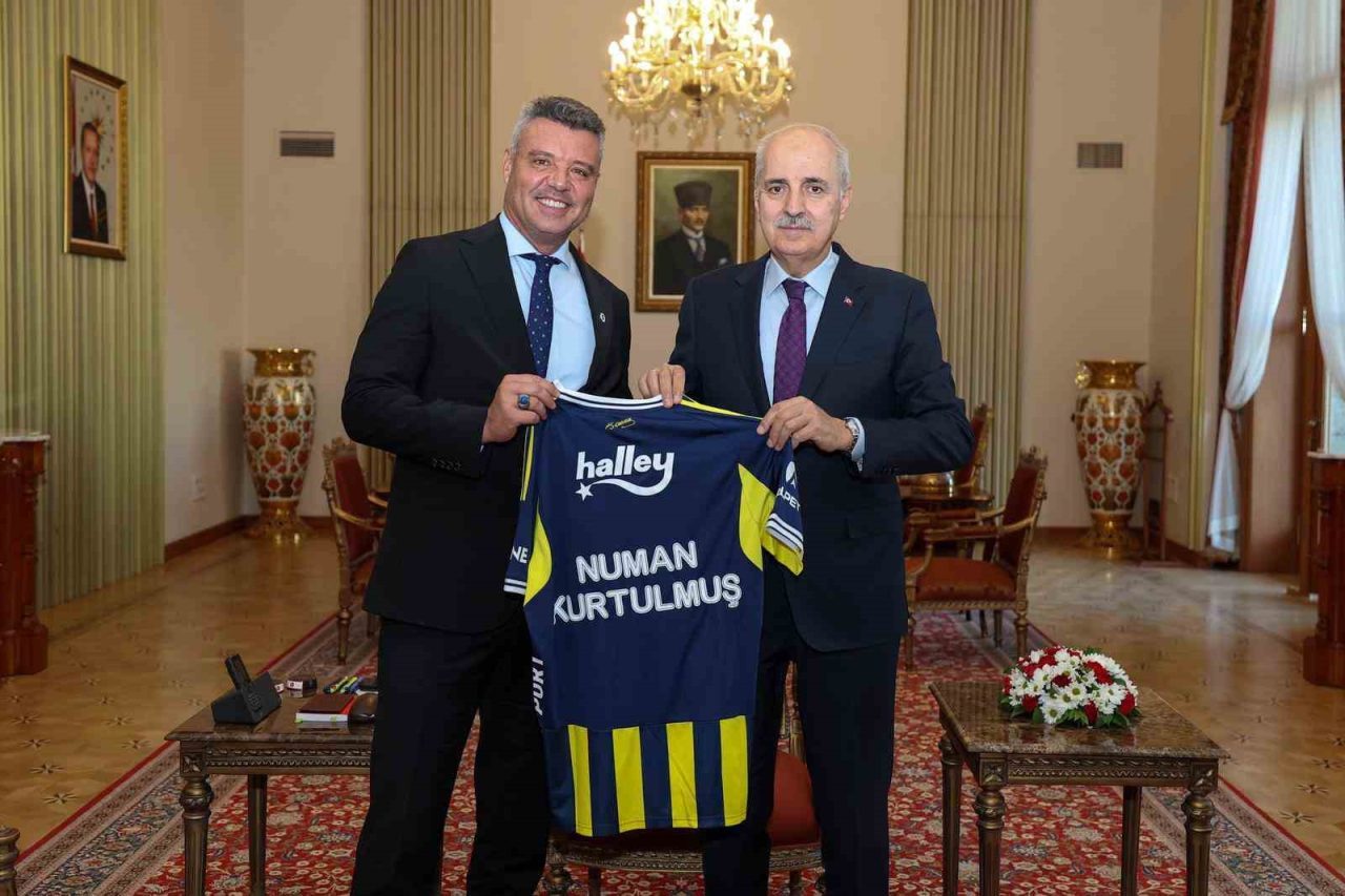 Fenerbahçe Başkanı Sadettin Saran, TBMM Başkanı Numan Kurtulmuş ve Çevre,