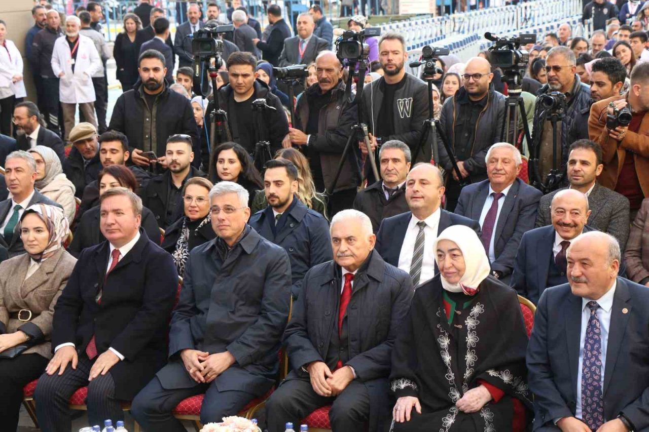 Erzincan’da 500 yataklı hastanenin açılışına katılan Sağlık Bakanı Prof. Dr.