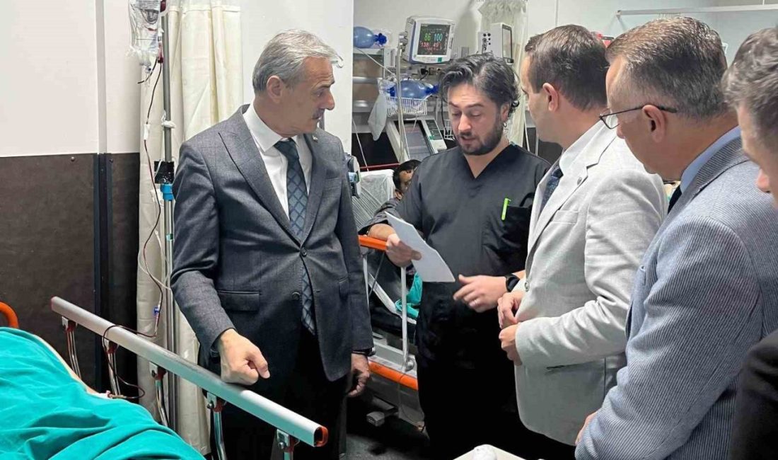 Sakarya’nın Erenler ilçesinde itfaiye aracının karıştığı kazada 2 itfaiye personeli