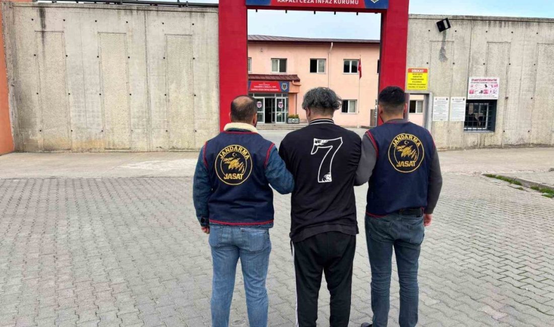 Sakarya’da jandarma ekiplerince aranan şahısların yakalanmasına yönelik yürütülen çalışmalar çerçevesinde