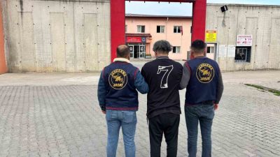 Sakarya’da jandarma ekiplerince aranan şahısların yakalanmasına yönelik yürütülen çalışmalar çerçevesinde