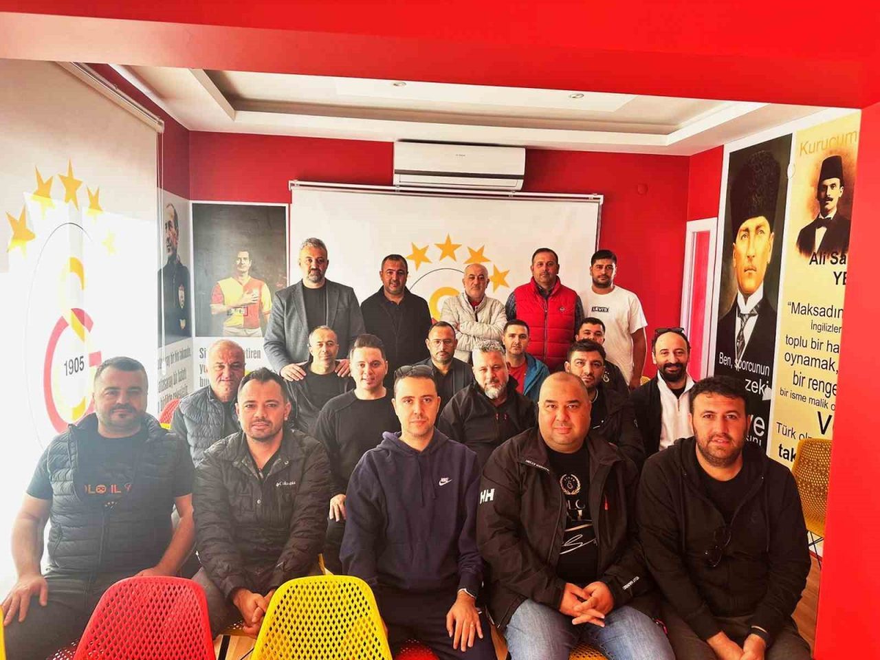 Manisa’nın Salihli ilçesindeki Galatasaray Taraftarları Derneği’nin Olağan Genel Kurulu gerçekleştirildi.