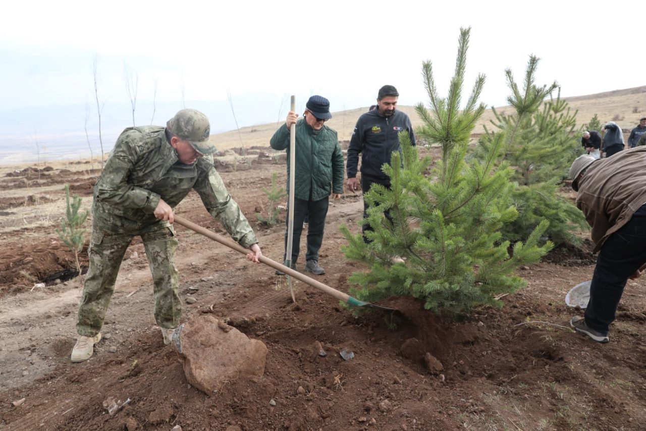 1991 yılında Lice kırsalında şehit olan Üsteğmen İsmail Aksu’nun devre