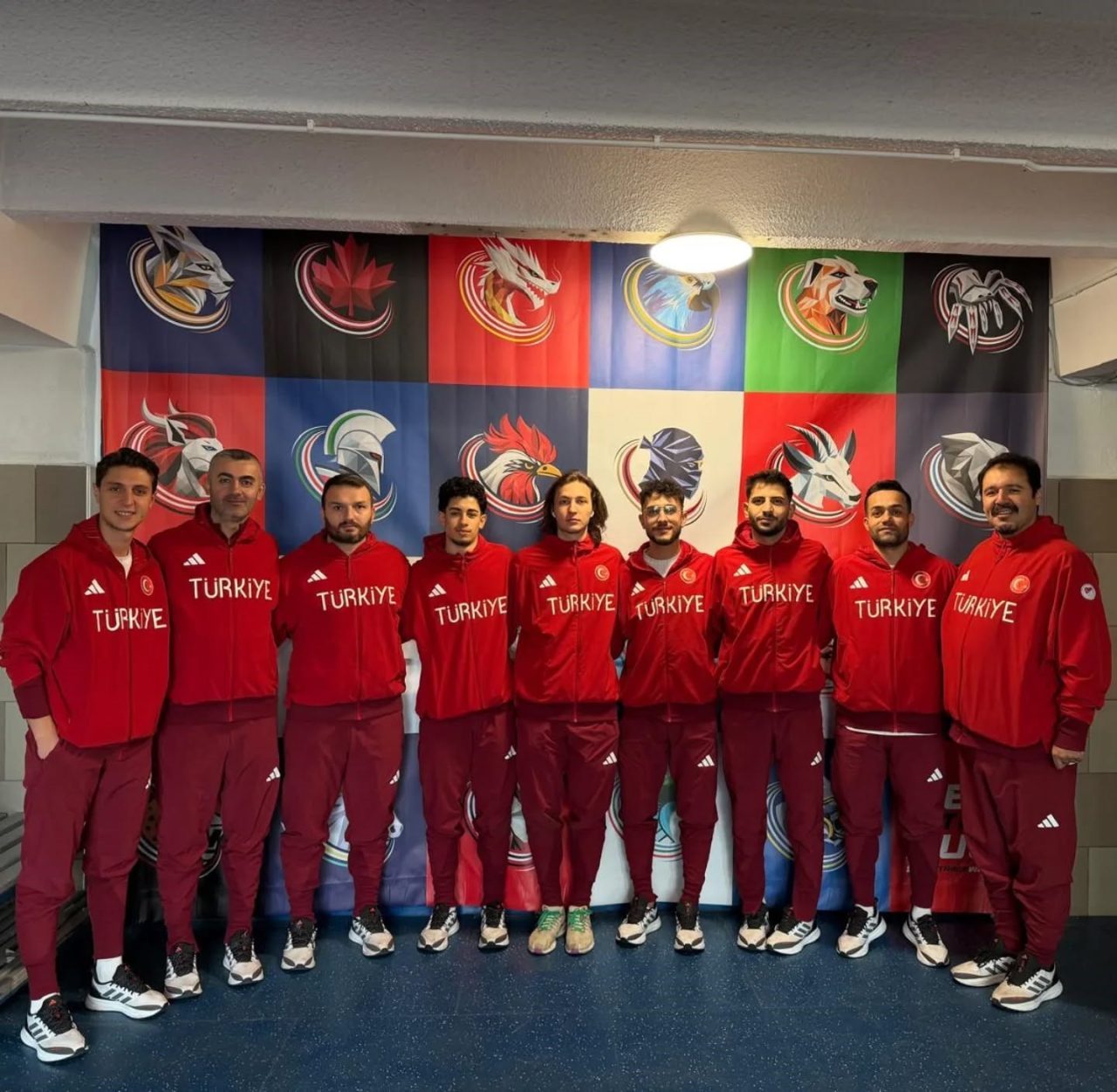 Türkiye Buz Pateni Federasyonu bünyesinde çalışmalarını sürdüren Short Track milli