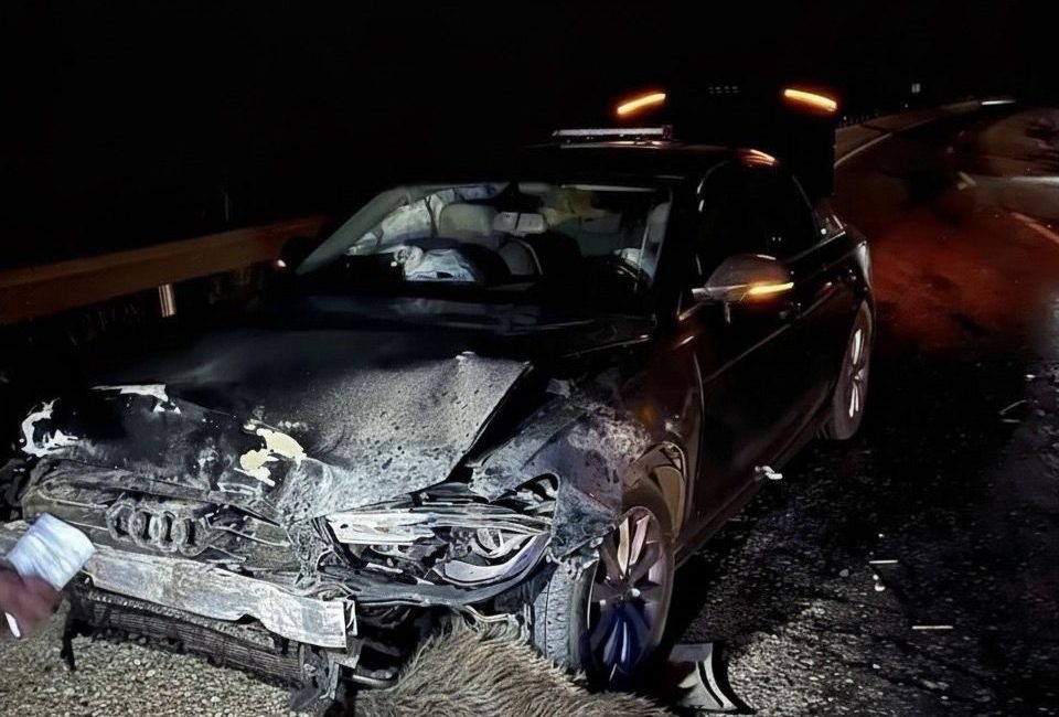 Sinop Belediye Başkanı Metin Gürbüz’ün makam aracı, Kastamonu’nun Hanönü ilçesinde