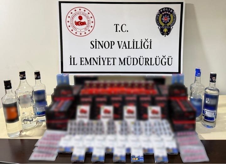 Sinop’ta polis ekiplerince düzenlenen operasyonda gümrük kaçağı içki ve cinsel