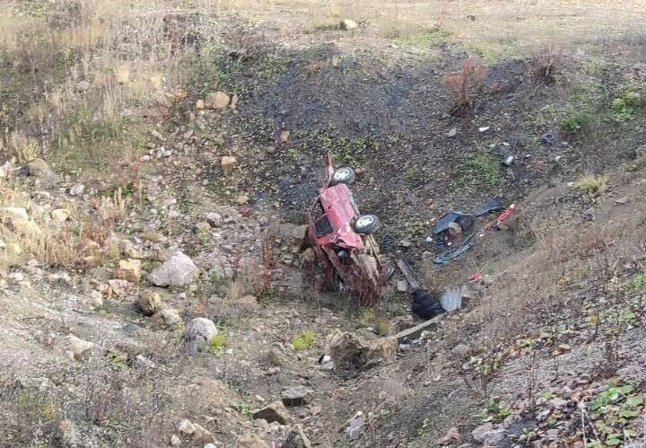 Sinop’un Ayancık ilçesinde otomobilin uçuruma yuvarlandığı kazada 1 kişi hayatını