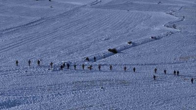 Sivas’ta yaşayan ve köyündeki evine giderken yoğun karda yolunu kaybederek