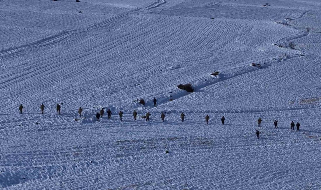 Sivas’ta 8 gün önce köyündeki evine giderken yoğun karda yolunu