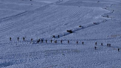 Sivas’ta 8 gün önce köyündeki evine giderken yoğun karda yolunu