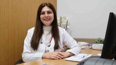 Çocuk Romatoloji Uzmanı Dr. Yağmur Bayındır, Sivas Numune Hastanesi’nde hasta