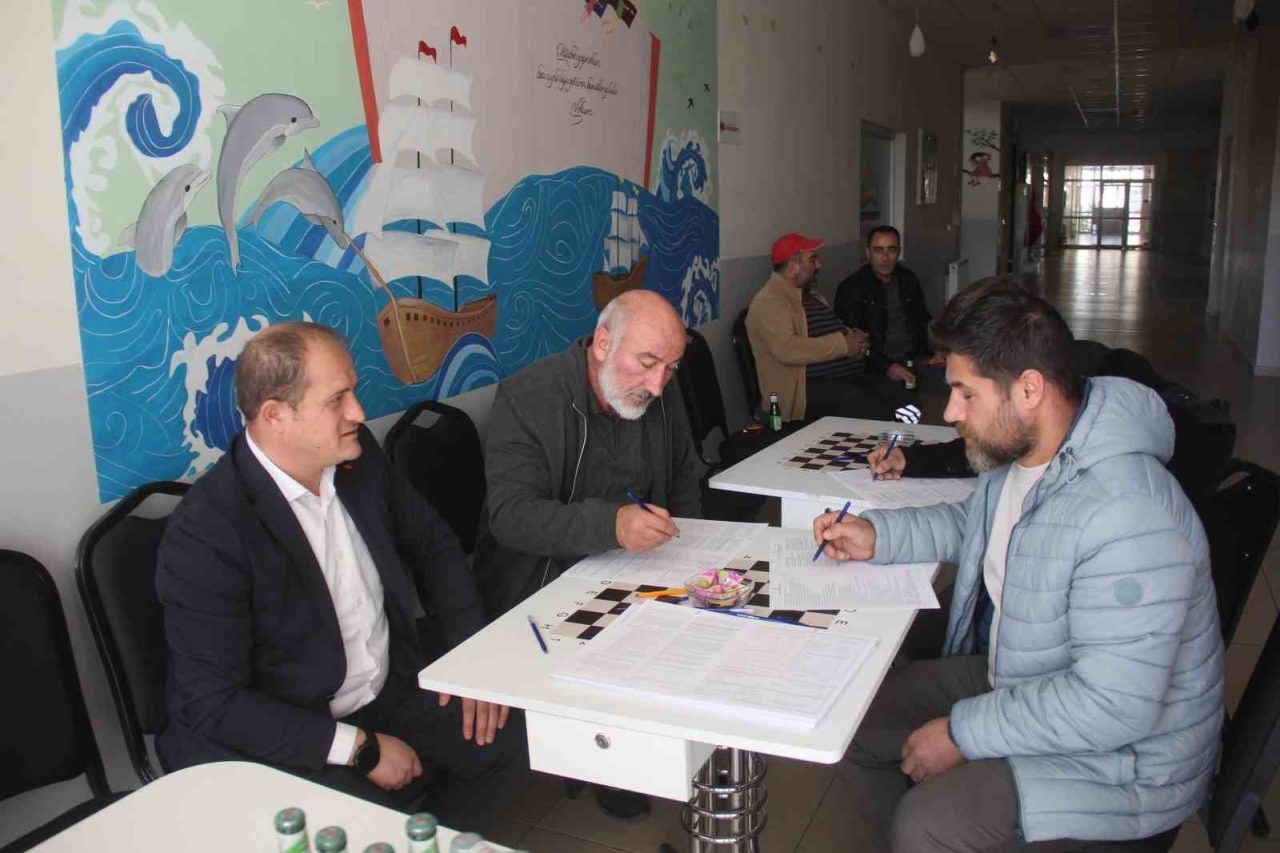 Sivas’ın Zara ilçesinde kan bağışı kampanyasında 8 saatte 98 kan