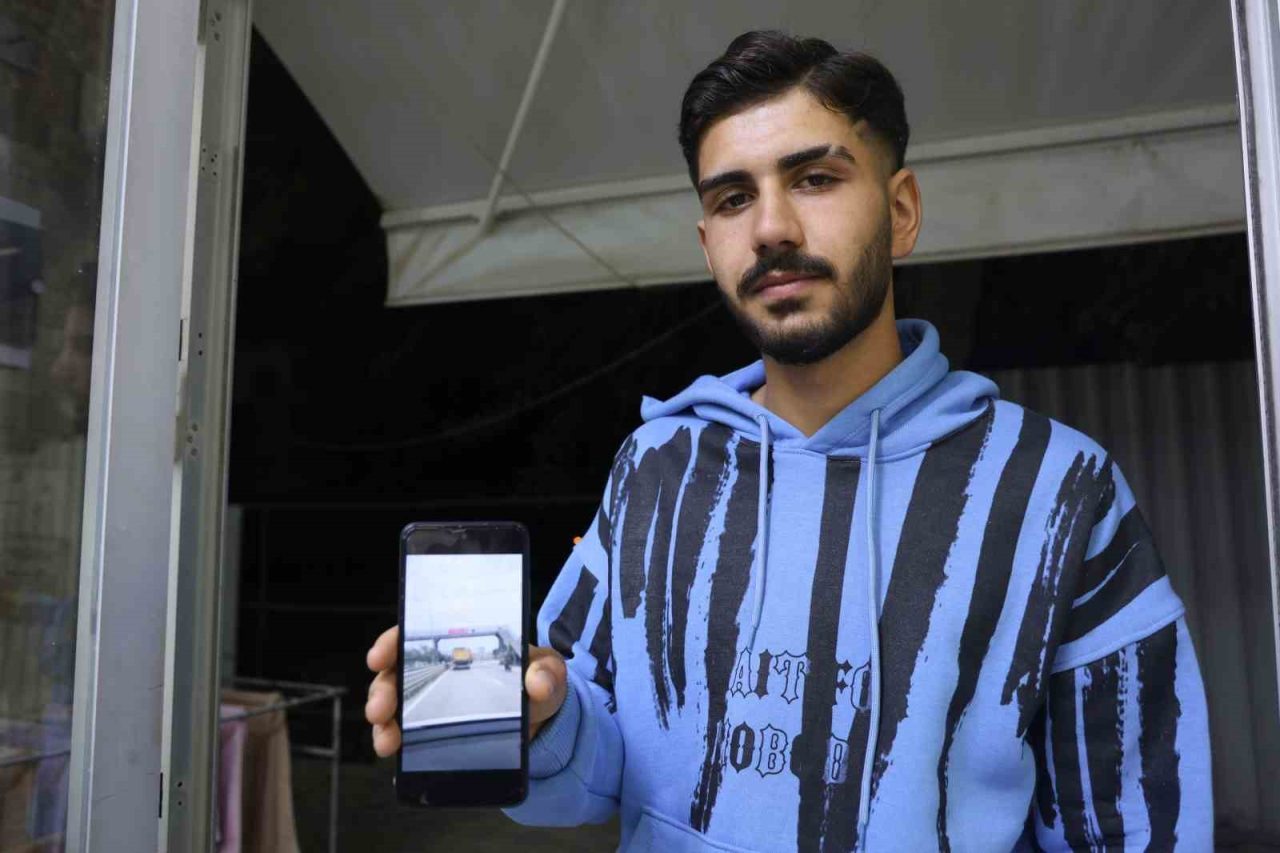 Hatay’da trafikte 100 kilometre hızı bulan süratle ilerleyen hafriyat kamyonunun