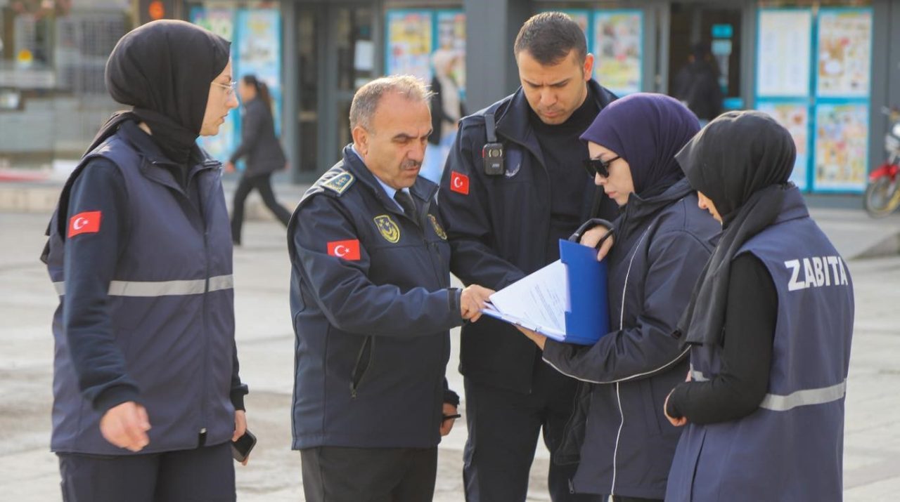 Erzincan Belediyesi Zabıta Müdürlüğü ekipleri, vatandaşların sağlıklı ve güvenilir ürünlere
