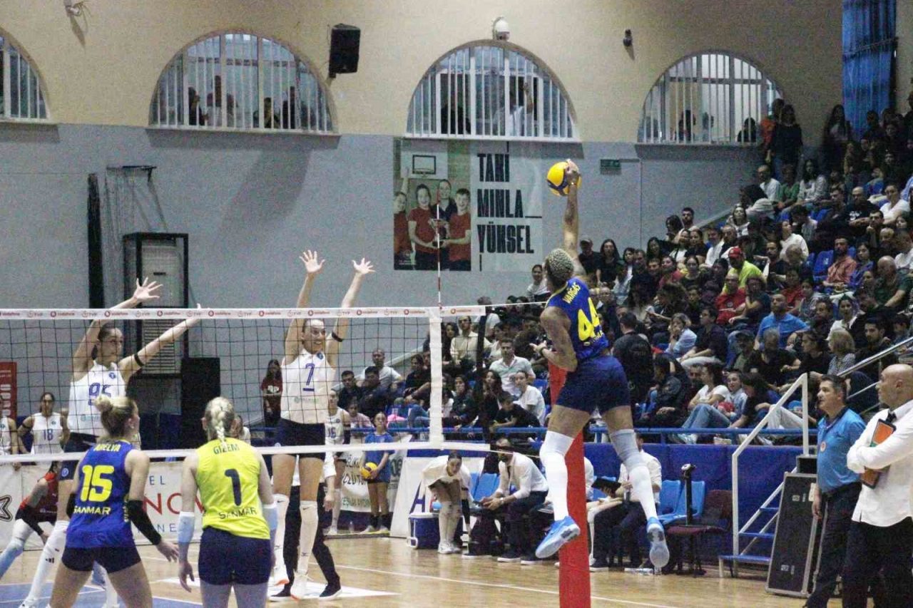 Vodafone Sultanlar Ligi’nin 7. haftasında Aydın Büyükşehir Belediyespor konuk ettiği