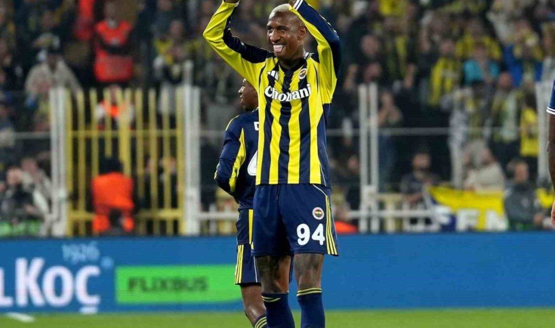 Fenerbahçe’nin Brezilyalı forveti Anderson Talisca, bu sezonki 8. golünü atarken,