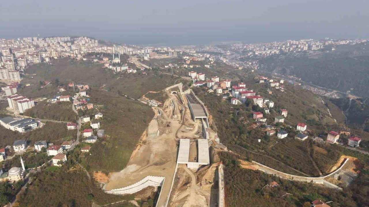 Trabzon’da yapımı devam eden ve Türkiye’nin en maliyetli şehir içi