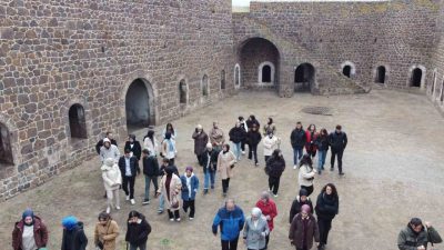 Atatürk Üniversitesi Edebiyat Fakültesi Coğrafya Bölümü öğrencileri, Prof. Dr. Mustafa