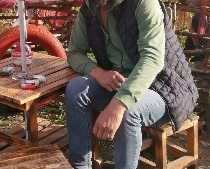 Trabzon’un Akçaabat ilçesinde durakta çıkan kavgada tabancayla vurulan dolmuş şoförü