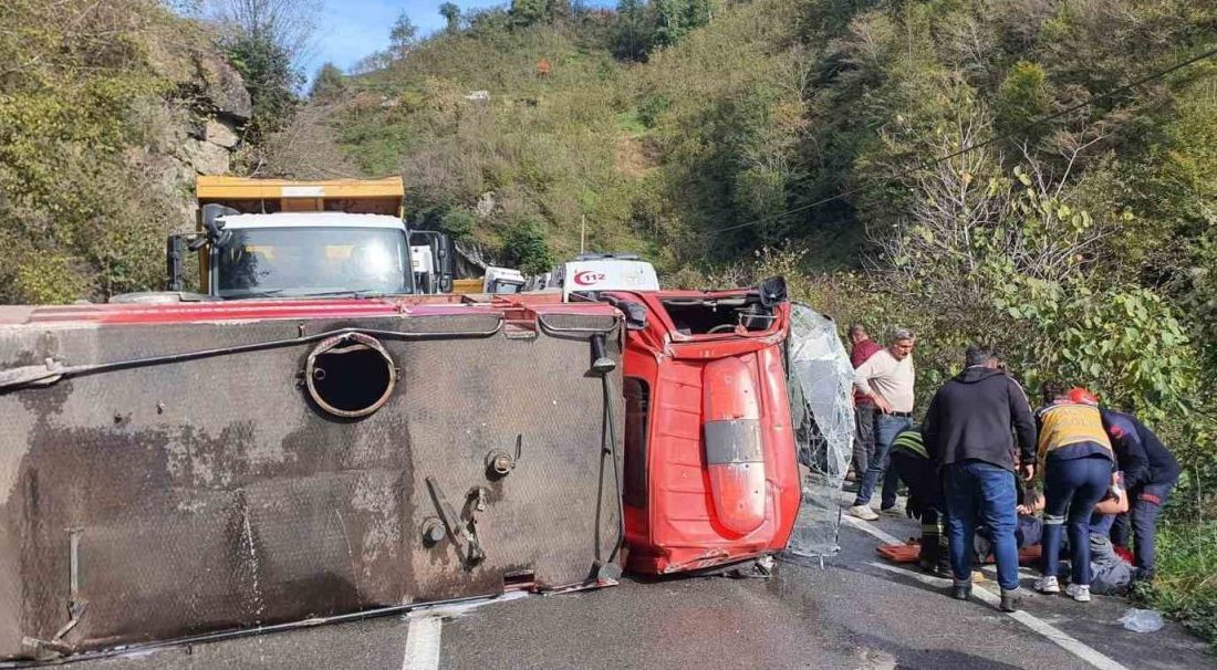 Trabzon’un Araklı ilçesinde yangına giden itfaiye aracının kaza yapması sonucu