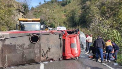 Trabzon’un Araklı ilçesinde yangına giden itfaiye aracının kaza yapması sonucu