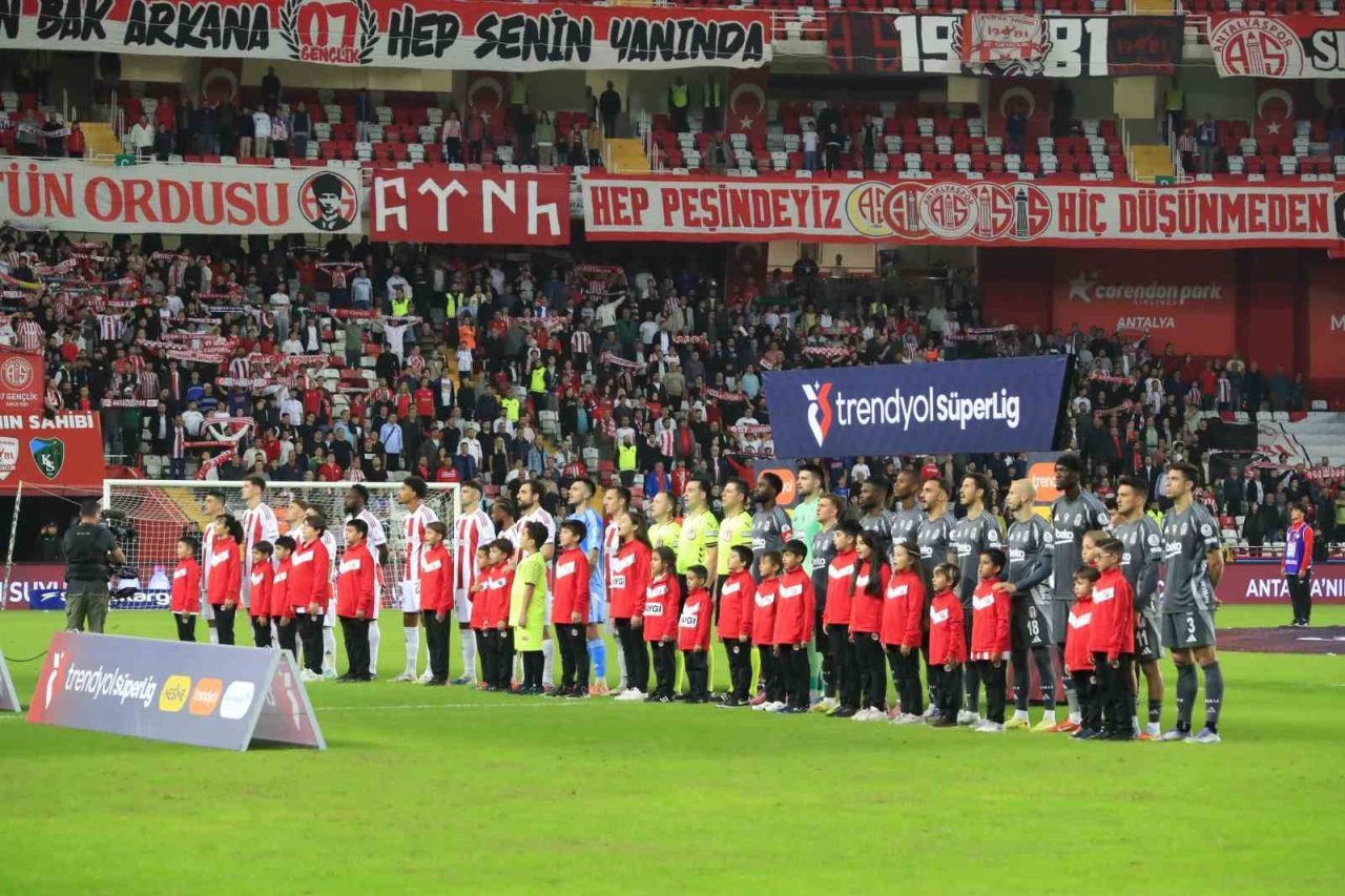 Trendyol Süper Lig’in 12. haftasında Antalyaspor, Beşiktaş’ı konuk ediyor. Karşılaşmanın