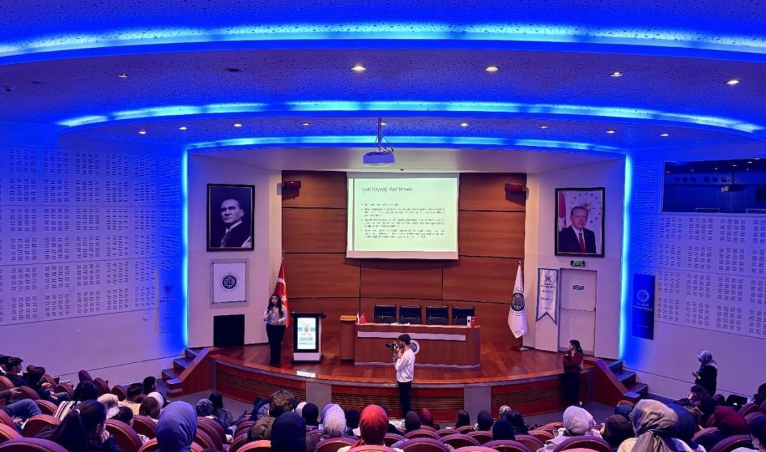 TÜGVA, Erzurum’da gençlere yönelik “Zor Zamanlarda Umudu Korumak” programıyla gençlerle