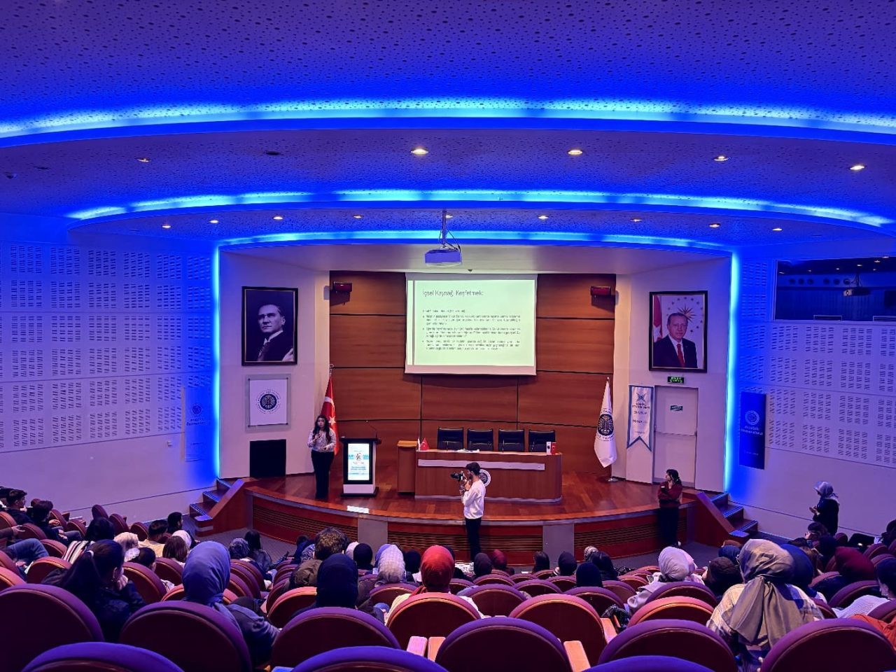 TÜGVA, Erzurum’da gençlere yönelik “Zor Zamanlarda Umudu Korumak” programıyla gençlerle