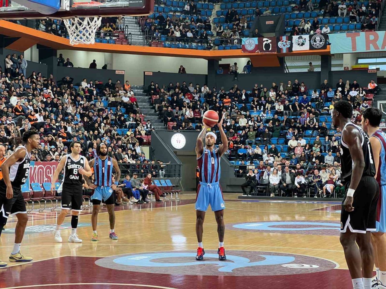Türkiye Sigorta Basketbol Süper Ligi’nin 8. haftasında Trabzonspor, sahasında karşılaştığı