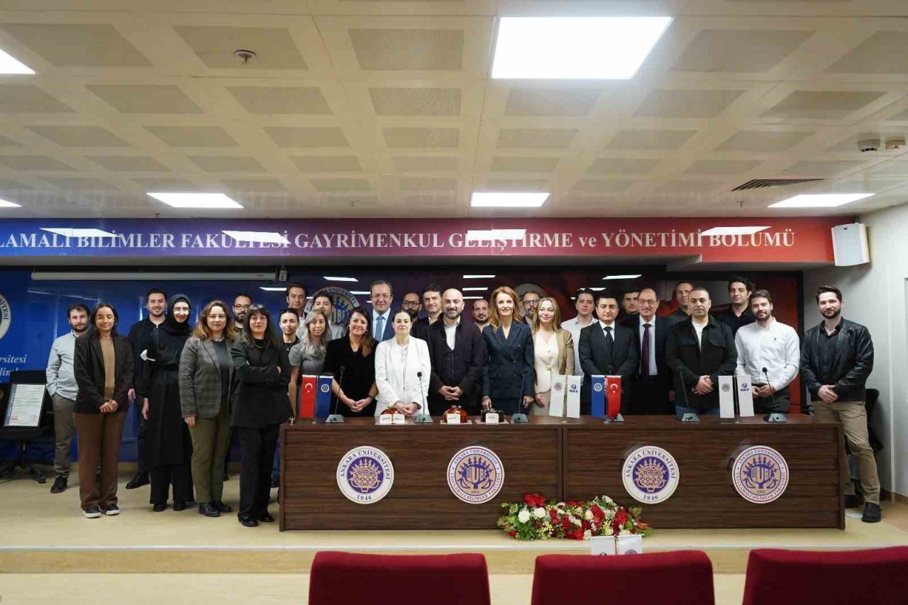 Elektrik dağıtım sektöründe bir ilke daha imza atan Aras Elektrik,