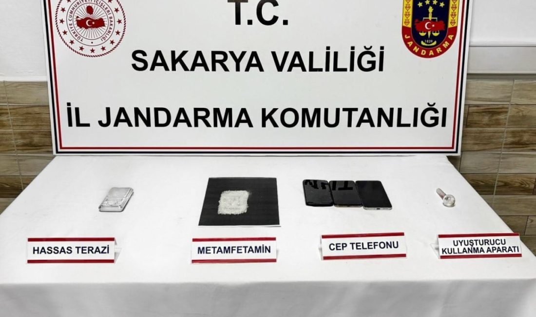 Sakarya’nın Karasu ilçesinde jandarma ekipleri tarafından gerçekleştirilen uyuşturucu operasyonunda yakalanan