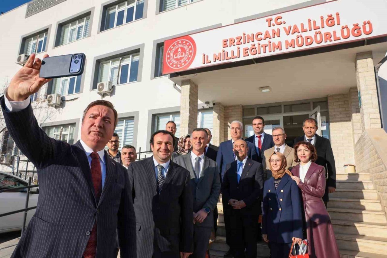 Erzincan Valisi Hamza Aydoğdu, 24 Kasım Öğretmenler Günü dolayısıyla öğretmenlerle