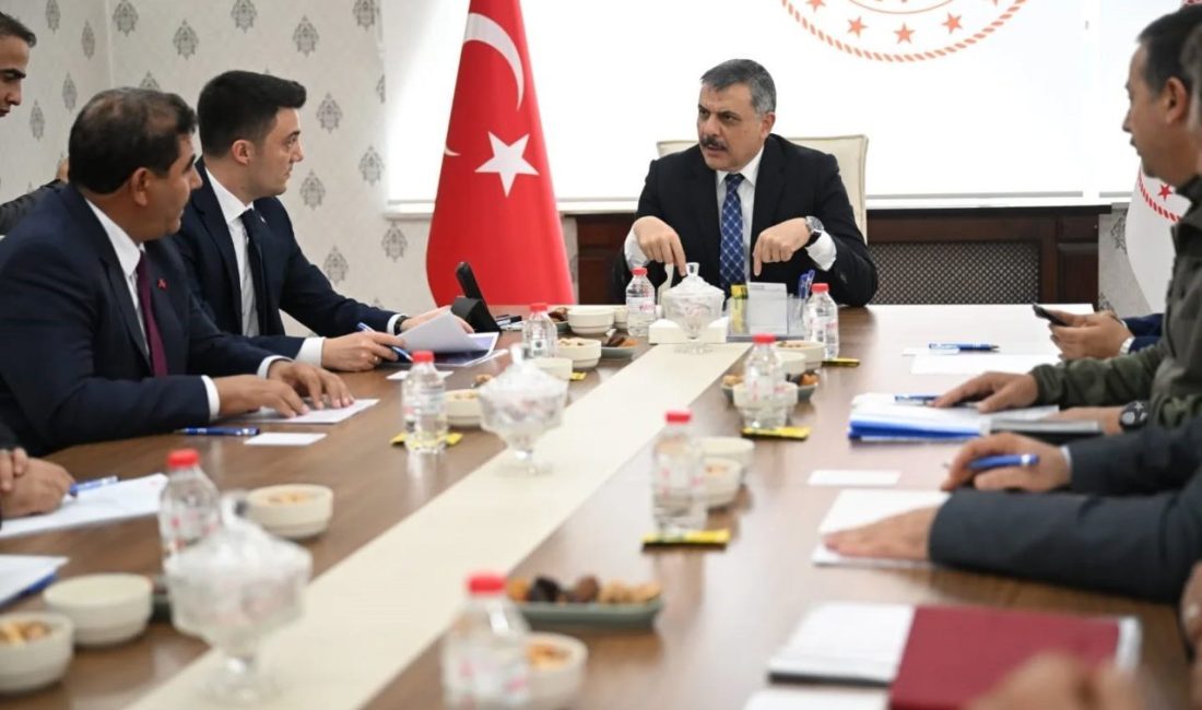 Erzurum Valisi Mustafa Çiftçi, ilçe ziyaretleri kapsamında Horasan’da bir dizi