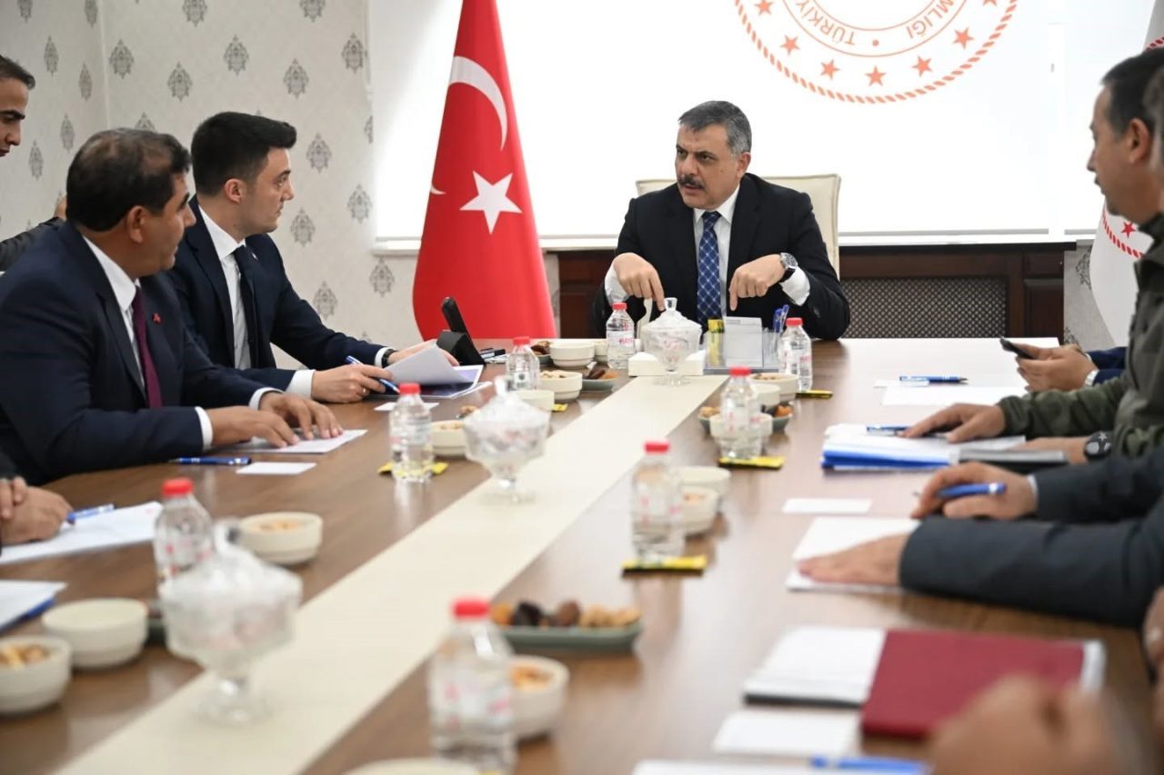 Erzurum Valisi Mustafa Çiftçi, ilçe ziyaretleri kapsamında Horasan’da bir dizi