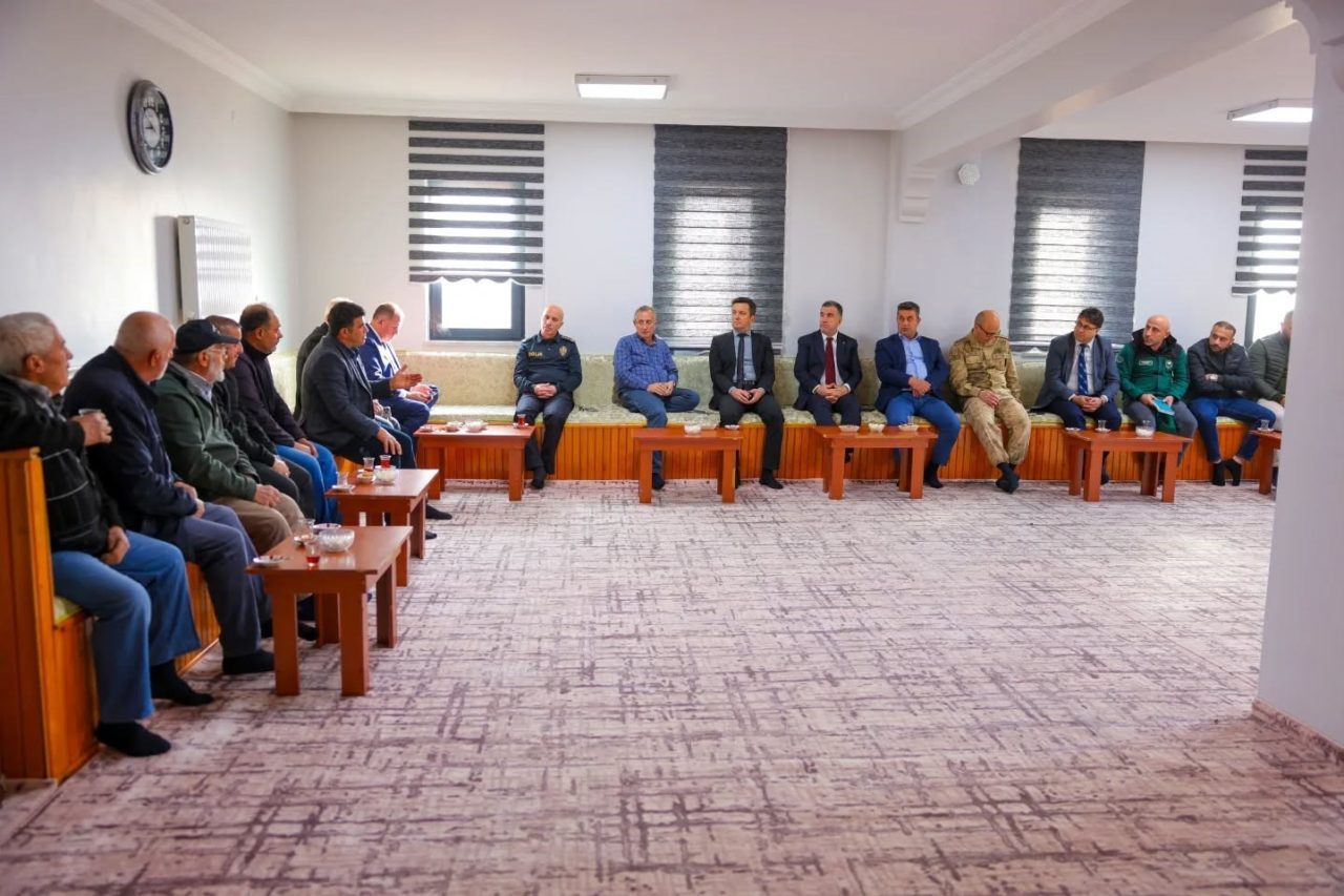 Bayburt Valisi Mustafa Eldivan, sıklıkla gerçekleştirdiği köy ziyaretleri kapsamında Sancaktepe