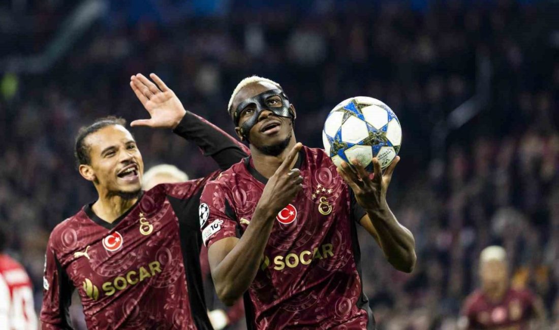 Galatasaray’ın Nijeryalı futbolcusu Victor Osimhen, Ajax maçında attığı 3 golle