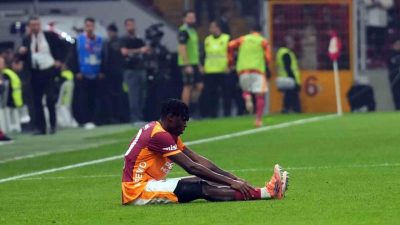 Galatasaray’ın Fildişi Sahilli futbolcusu Wilfried Singo, Gençlerbirliği maçında sakatlığından dolayı